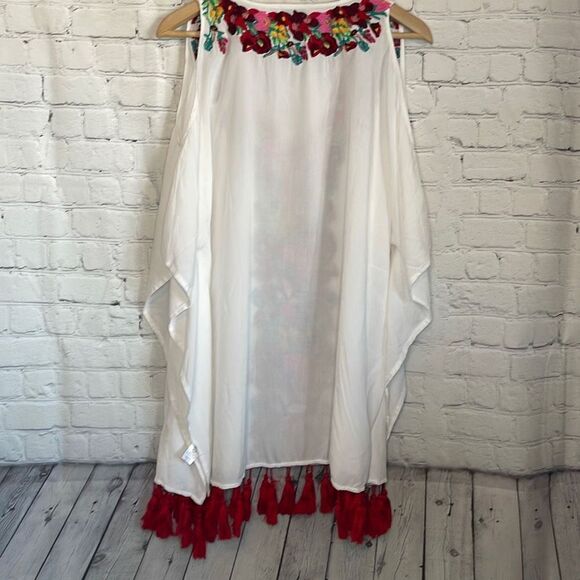 Show me Your Mumu Women’s White Oversized Cold Shoulder Embroidered Shirt  size - Picture 4 of 6